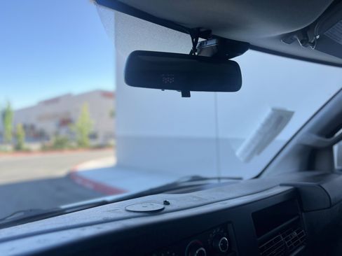 Used 2018 Chevrolet Express 2500 w/ Driver Convenience Package RWD image 9