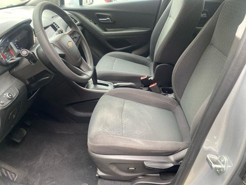 Used 2020 Chevrolet Trax LS image 6