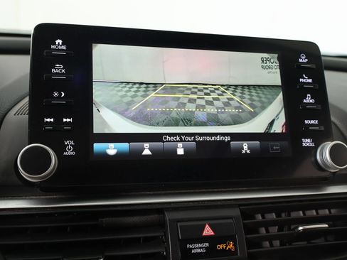 Used 2019 Honda Accord Touring image 6