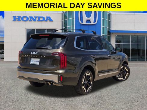 Used 2025 Kia Telluride S AWD/4WD image 3
