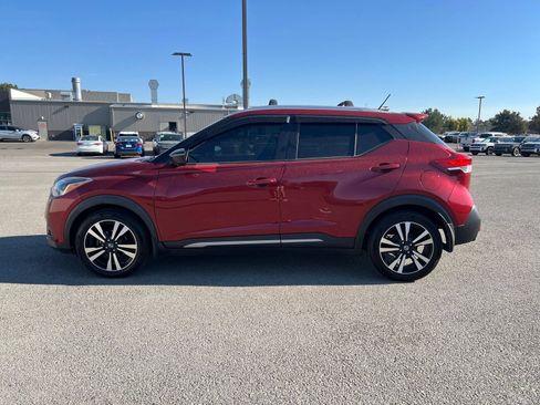 Used 2019 Nissan Kicks SR w/ Interior Electronics Package FWD image 6