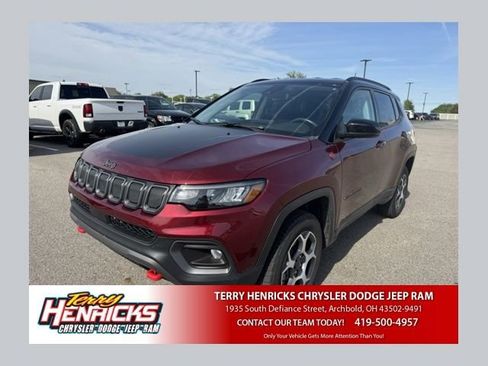 Used 2022 Jeep Compass Trailhawk w/ Trailhawk Convenience Group AWD/4WD image 1