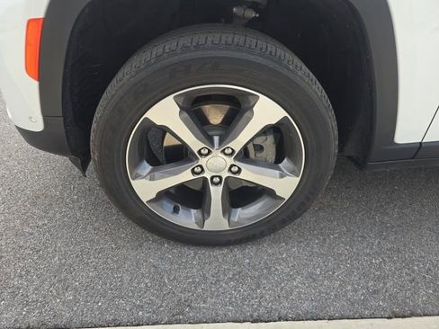 Used 2022 Jeep Grand Cherokee Limited 4xe w/ Luxury Tech Group II image 8