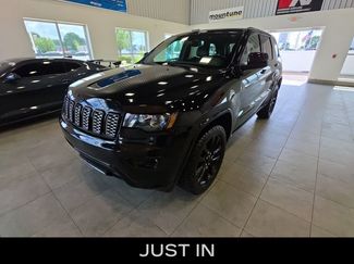 Used 2019 Jeep Grand Cherokee Altitude AWD/4WD video 1