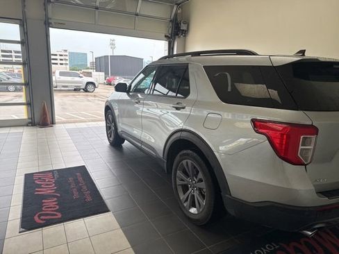 Used 2023 Ford Explorer XLT w/ Equipment Group 202A AWD/4WD image 9
