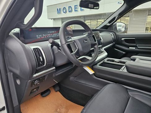New 2026 Ford Expedition Max Platinum w/ Stealth Appearance Package AWD/4WD image 11
