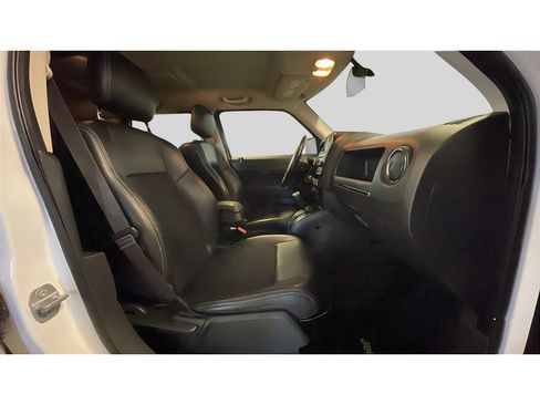 Used 2017 Jeep Patriot Sport w/ Power Value Group AWD/4WD image 17