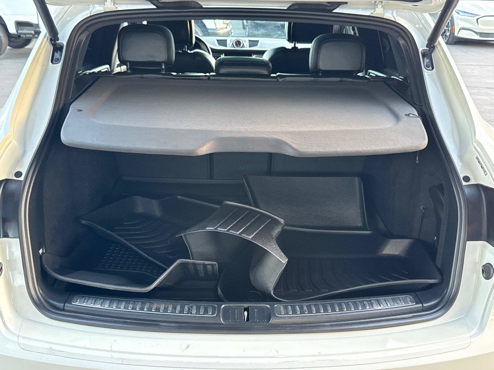 Used 2018 Porsche Macan AWD/4WD image 9