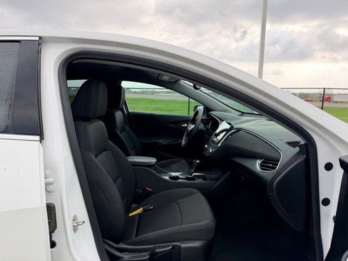 Used 2020 Chevrolet Malibu LT image 9