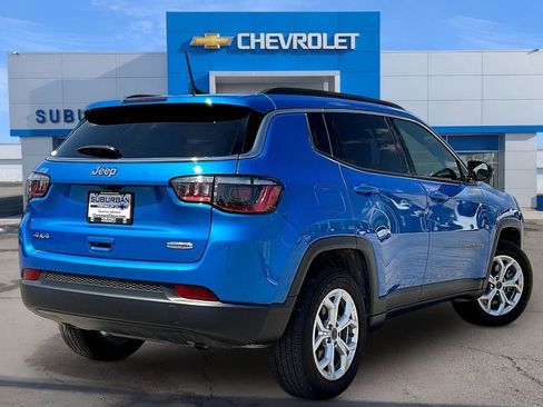 Used 2025 Jeep Compass Latitude image 2