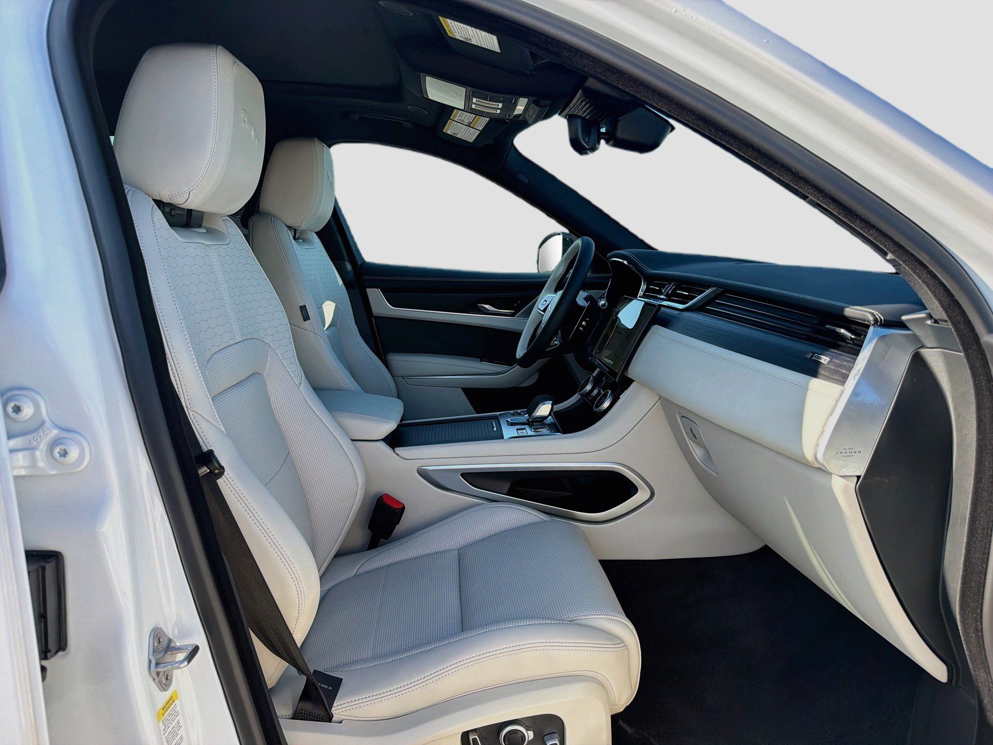 New 2026 Jaguar F-PACE R-Dynamic S AWD/4WD image 16