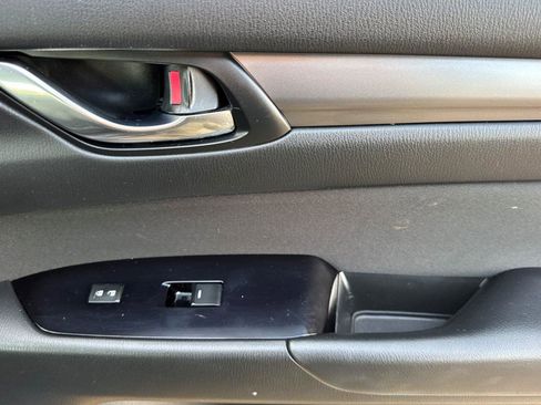 Used 2019 MAZDA CX-5 Sport image 17