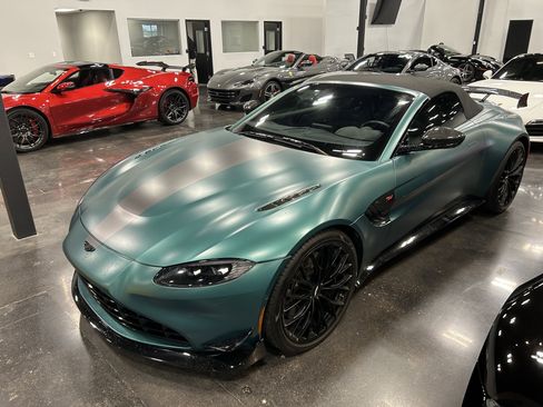 Used 2023 Aston Martin V8 Vantage Roadster RWD image 6