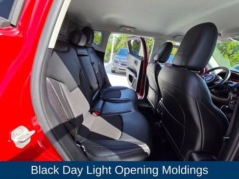 Used 2020 Jeep Compass Latitude FWD image 15