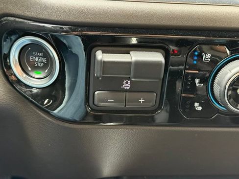 Used 2025 Chevrolet Silverado 1500 LTZ w/ LTZ Premium Package AWD/4WD image 23