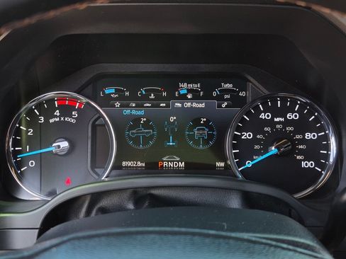 Used 2022 Ford F350 Platinum w/ Tremor Off-Road Package AWD/4WD image 21