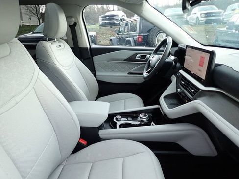 Certified 2025 Ford Explorer Platinum w/ LUX Leather Package AWD/4WD image 12