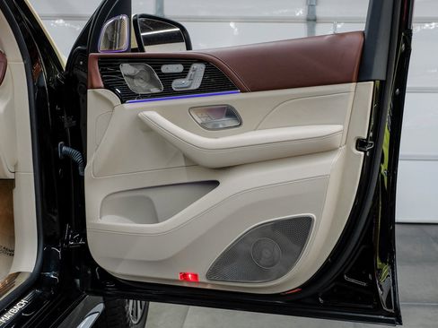 Used 2022 Mercedes-Benz Maybach GLS 600 4MATIC image 57