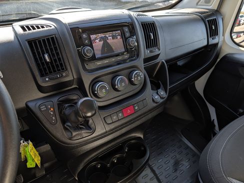 Used 2021 RAM ProMaster 2500 w/ Convenience Group FWD image 26