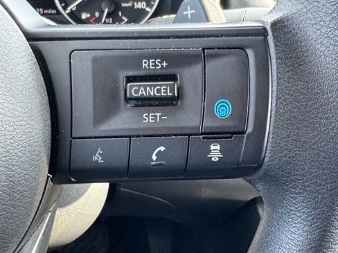 Used 2024 Nissan Rogue SV image 19