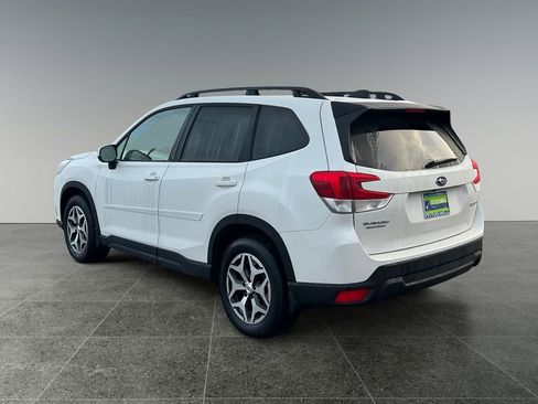 Used 2024 Subaru Forester Premium image 5