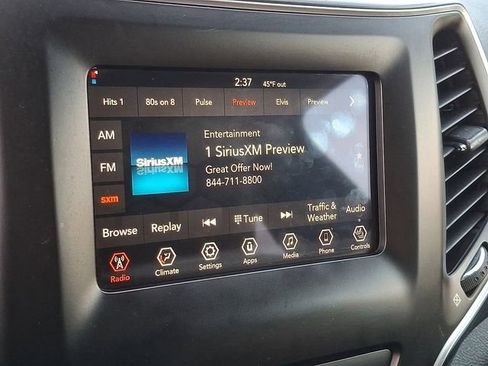 Used 2020 Jeep Cherokee Latitude Plus w/ Cold Weather Group image 16