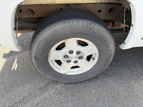 Used 2005 Chevrolet Silverado 1500 4x4 Crew Cab w/ Light Duty Power Package image 16