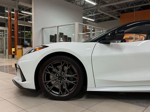 Used 2024 Chevrolet Corvette Stingray Premium Conv w/ Z51 Performance Package image 12