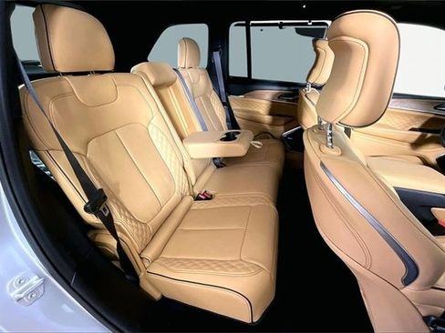New 2026 Jeep Grand Cherokee Summit image 11