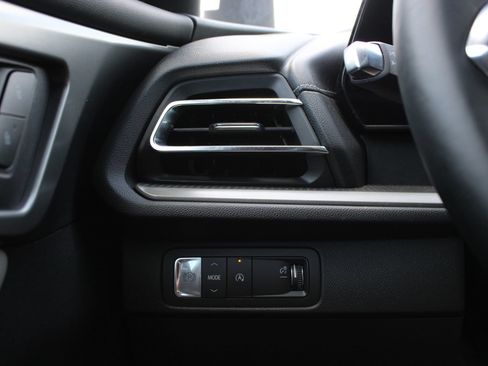 Used 2026 Chevrolet Traverse LT w/ Driver Confidence Package FWD image 30