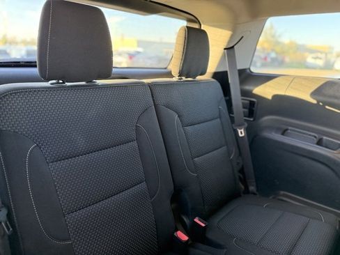 Used 2021 GMC Acadia SLE image 15