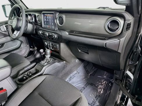 Used 2023 Jeep Wrangler Unlimited Sahara AWD/4WD image 28