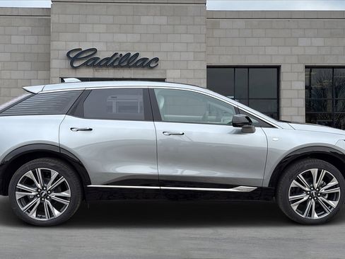 New 2026 Cadillac Optiq Luxury 2 image 2