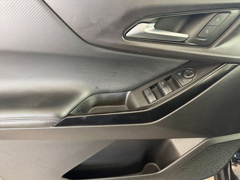 Used 2025 Chevrolet Equinox LT image 18