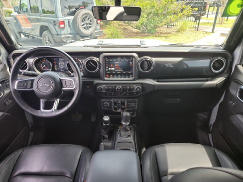 Used 2023 Jeep Wrangler Unlimited Sahara AWD/4WD image 14
