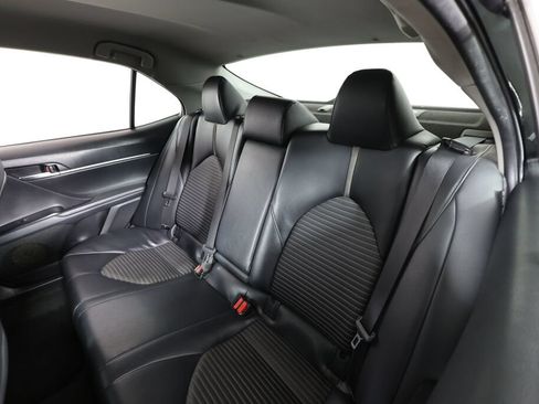 Used 2018 Toyota Camry SE FWD image 15