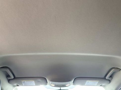 Used 2017 Ford Fusion SE w/ Fusion SE Technology Package image 16