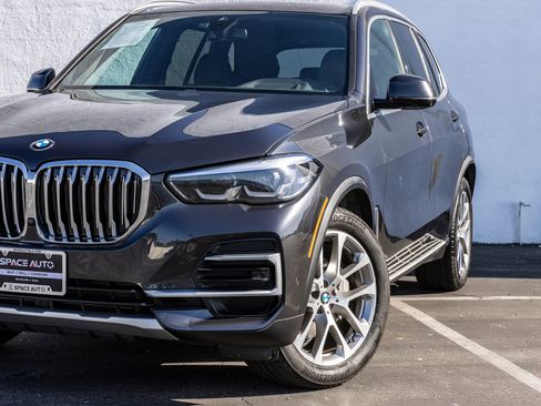 Used 2023 BMW X5 xDrive40i w/ Premium Package AWD/4WD image 36