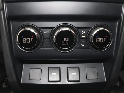 Used 2023 Land Rover Defender 130 X-Dynamic SE image 38