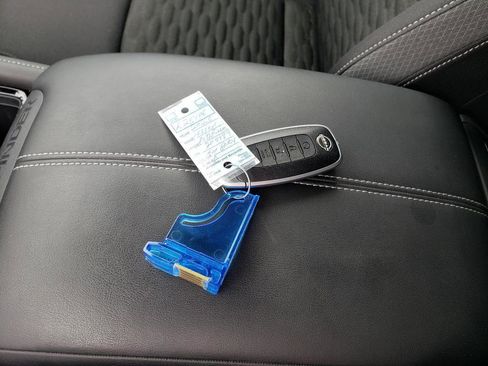 Certified 2025 Nissan Pathfinder SV image 38