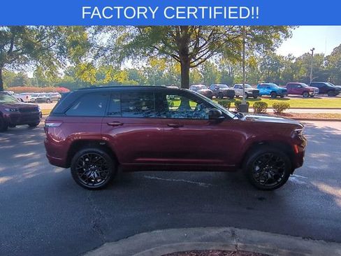 Certified 2025 Jeep Grand Cherokee Summit w/ Obsidian Package AWD/4WD image 6