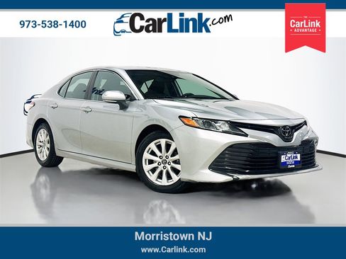 Used 2019 Toyota Camry LE image 1