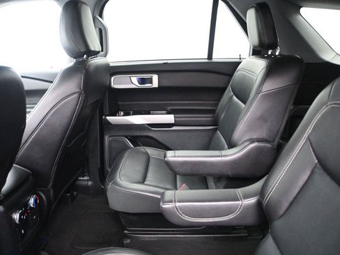 Used 2024 Ford Explorer Limited RWD image 12