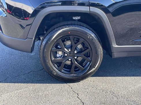 New 2026 Jeep Grand Cherokee Altitude AWD/4WD image 12