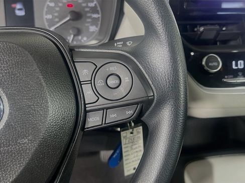 Used 2025 Toyota Corolla LE FWD image 18