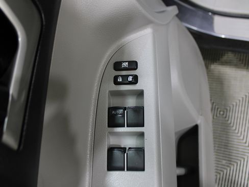 Used 2012 Toyota Highlander SE image 7