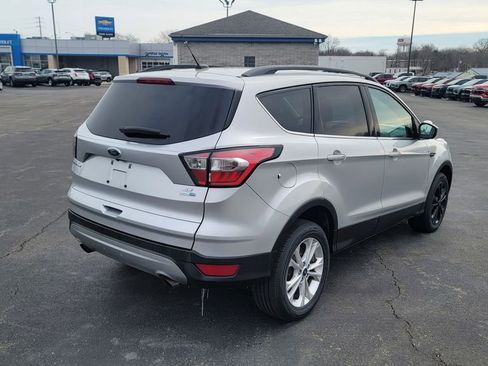 Used 2017 Ford Escape SE w/ Equipment Group 201A image 7