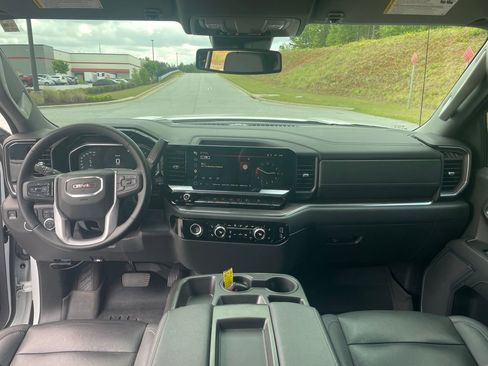Used 2023 GMC Sierra 1500 SLT w/ X31 Off-Road Package AWD/4WD image 25