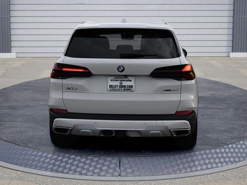 Used 2026 BMW X5 xDrive40i w/ Climate Comfort Package image 5