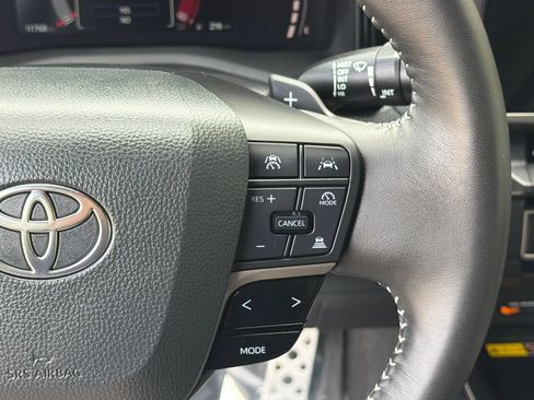 Used 2025 Toyota Camry SE w/ Convenience Package FWD image 23